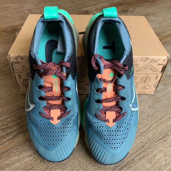 Nike Zegama Trail Running Shoes - Picture 2 of 6
